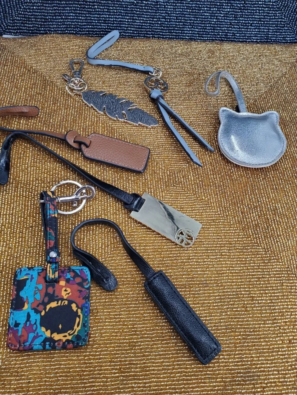 Nice Lot of 7 purse charms, keychains (J1)